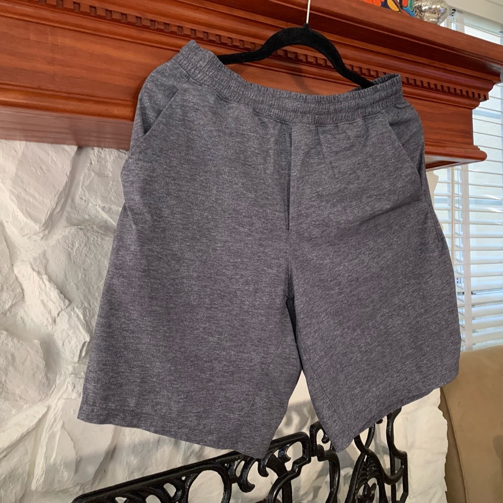 Lululemon Pace Breaker 9 inch with liner